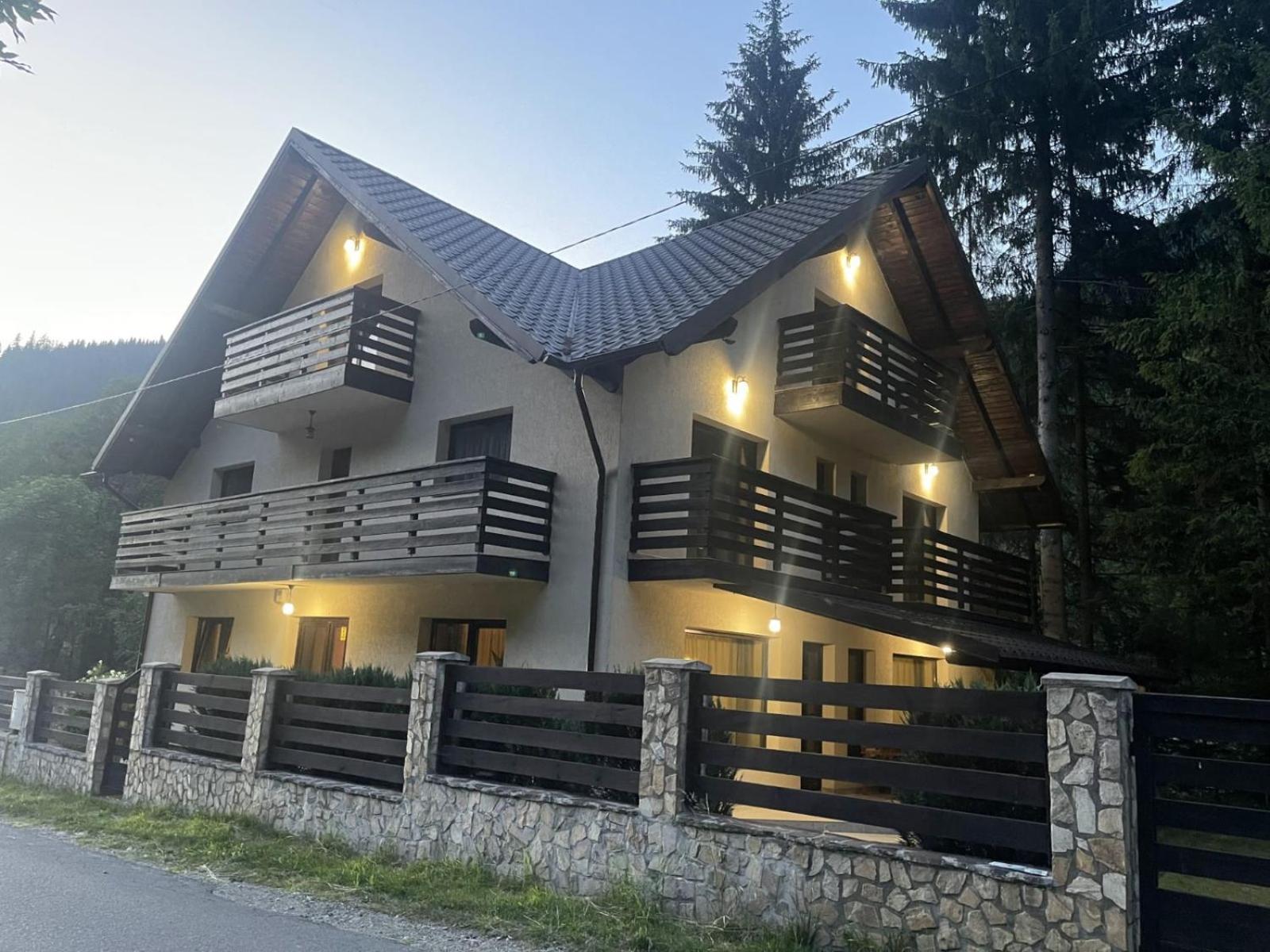 Vila Green & White Moeciu De Sus Dış mekan fotoğraf